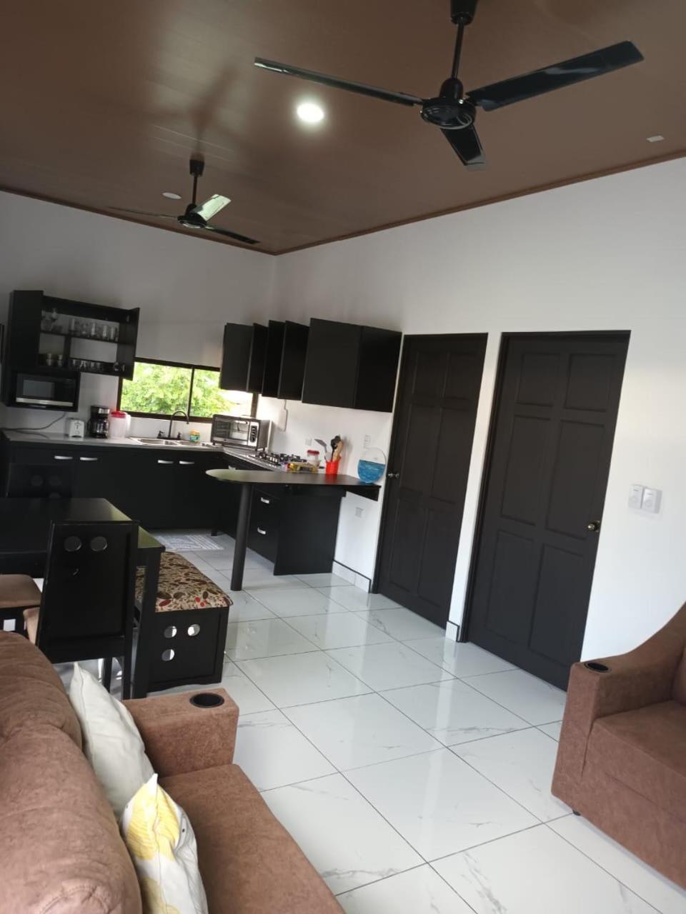 Apartamento Rodriguez เกโปส ภายนอก รูปภาพ
